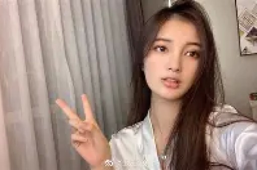 “曝林俊杰大嫂想吃绝户”登上热搜；林俊杰与大哥社交平台互相取关删除与大哥大嫂合影有爆料称联合闺蜜冒充其女友同学散布黑料
